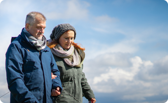 Inspire Nutzer Sascha G. mit seiner Frau, im Hintergrund der Himmel